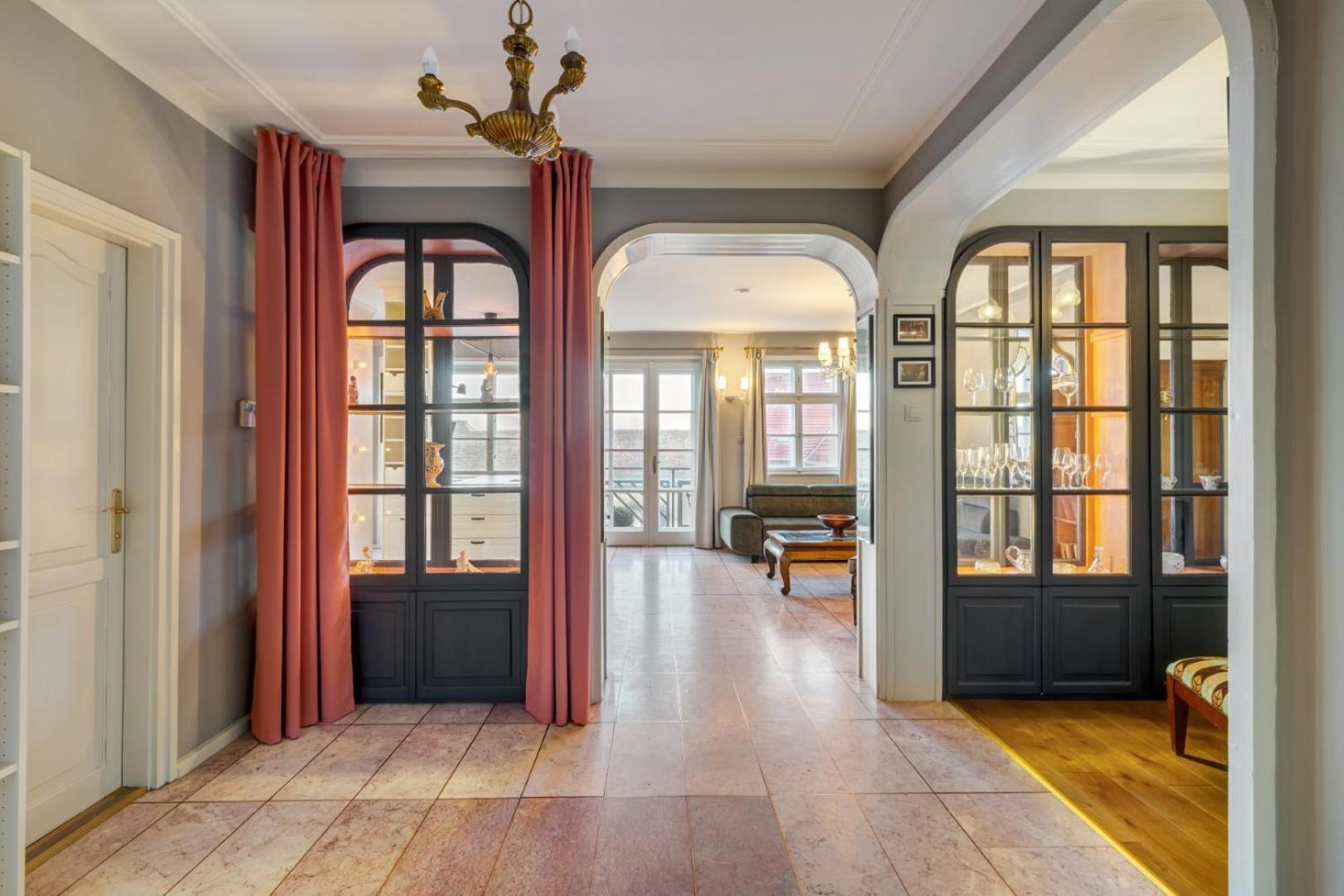 Donaticoeur Residence — Photos 2